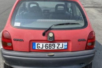 Pretensionneur de ceinture avant gauche OPEL CORSA B