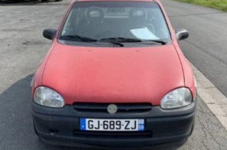 Pretensionneur de ceinture avant gauche OPEL CORSA B