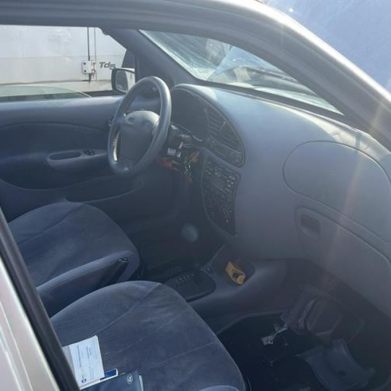 Serrure avant droit FORD FIESTA 4 Photo n°11