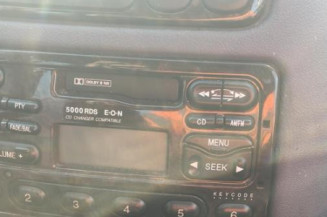Serrure avant droit FORD FIESTA 4
