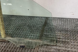 Vitre avant droit VOLKSWAGEN POLO 4