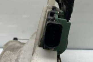 Serrure avant droit VOLKSWAGEN PASSAT 4