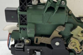 Serrure avant droit VOLKSWAGEN PASSAT 4