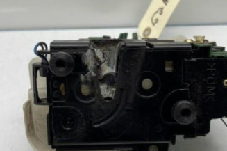 Serrure avant droit VOLKSWAGEN PASSAT 4