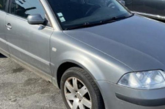 Serrure avant droit VOLKSWAGEN PASSAT 4