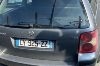 Serrure avant droit VOLKSWAGEN PASSAT 4