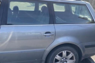 Serrure avant droit VOLKSWAGEN PASSAT 4