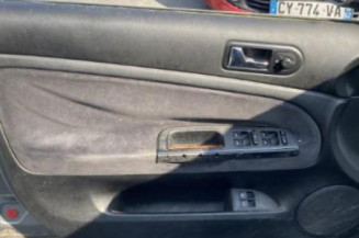 Serrure avant droit VOLKSWAGEN PASSAT 4