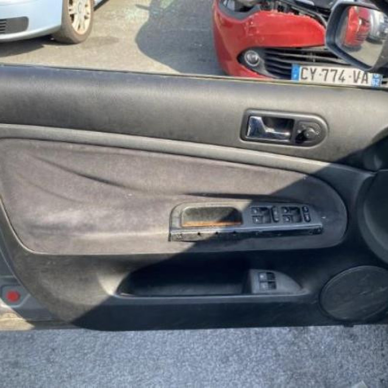 Serrure avant droit VOLKSWAGEN PASSAT 4 Photo n°18