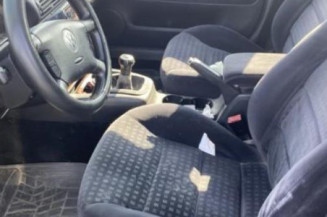 Serrure avant droit VOLKSWAGEN PASSAT 4
