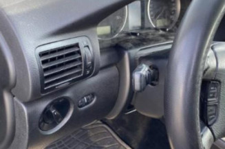 Serrure avant droit VOLKSWAGEN PASSAT 4