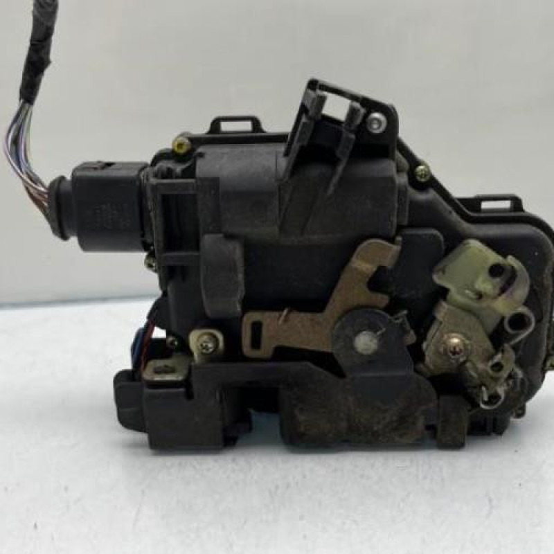 Serrure avant droit VOLKSWAGEN NEW BEETLE 1 Photo n°4