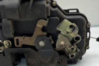 Serrure avant droit VOLKSWAGEN NEW BEETLE 1