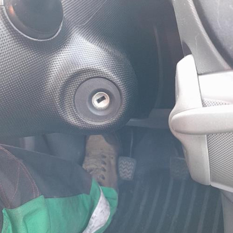 Serrure avant droit CITROEN C1 1 Photo n°16