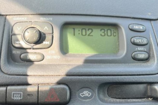Serrure avant droit TOYOTA YARIS 1