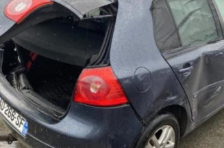 Serrure avant droit VOLKSWAGEN GOLF 5