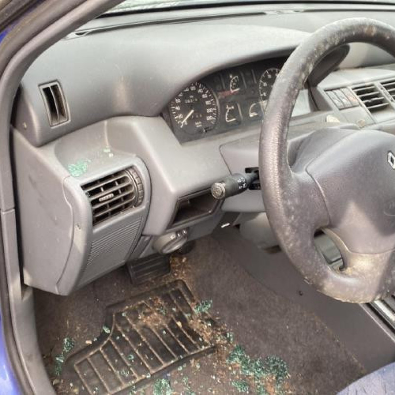 Moteur RENAULT CLIO 1 Photo n°15