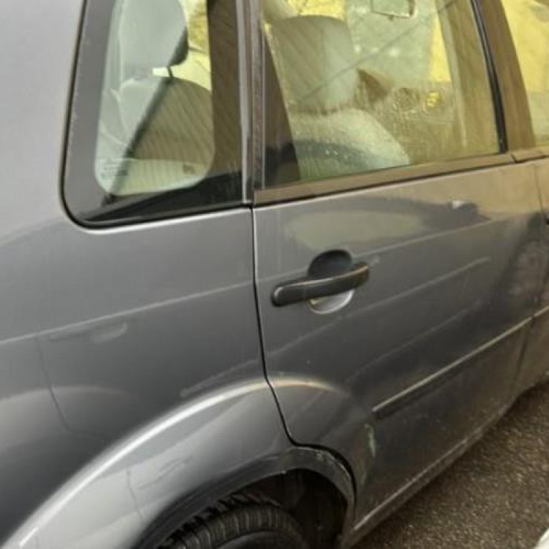 Moteur FORD FIESTA 5 Photo n°9