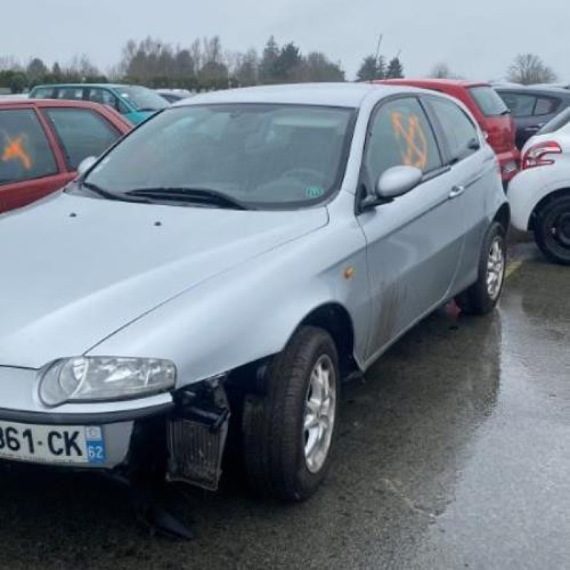 Porte avant droit ALFA ROMEO 147 Photo n°10