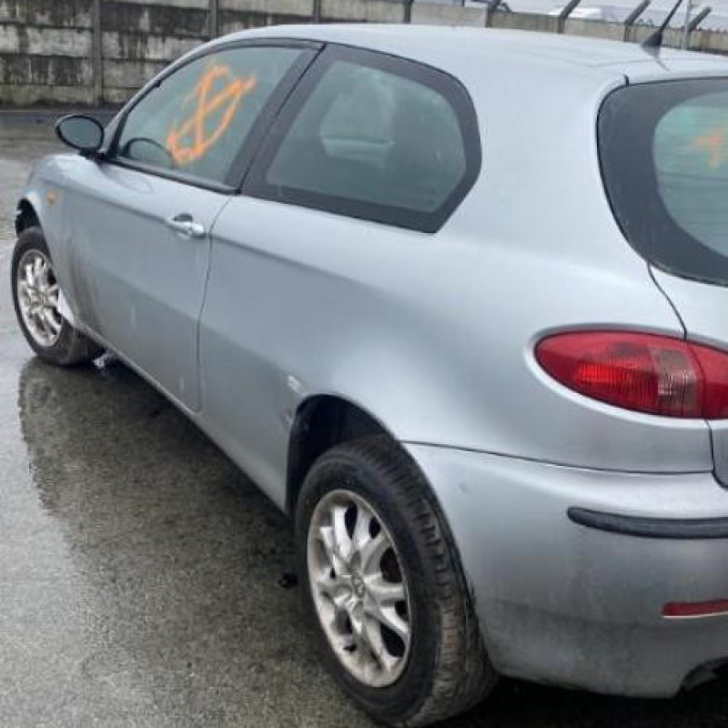 Porte avant droit ALFA ROMEO 147 Photo n°12