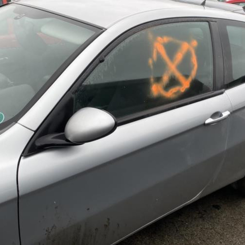 Porte avant droit ALFA ROMEO 147 Photo n°20