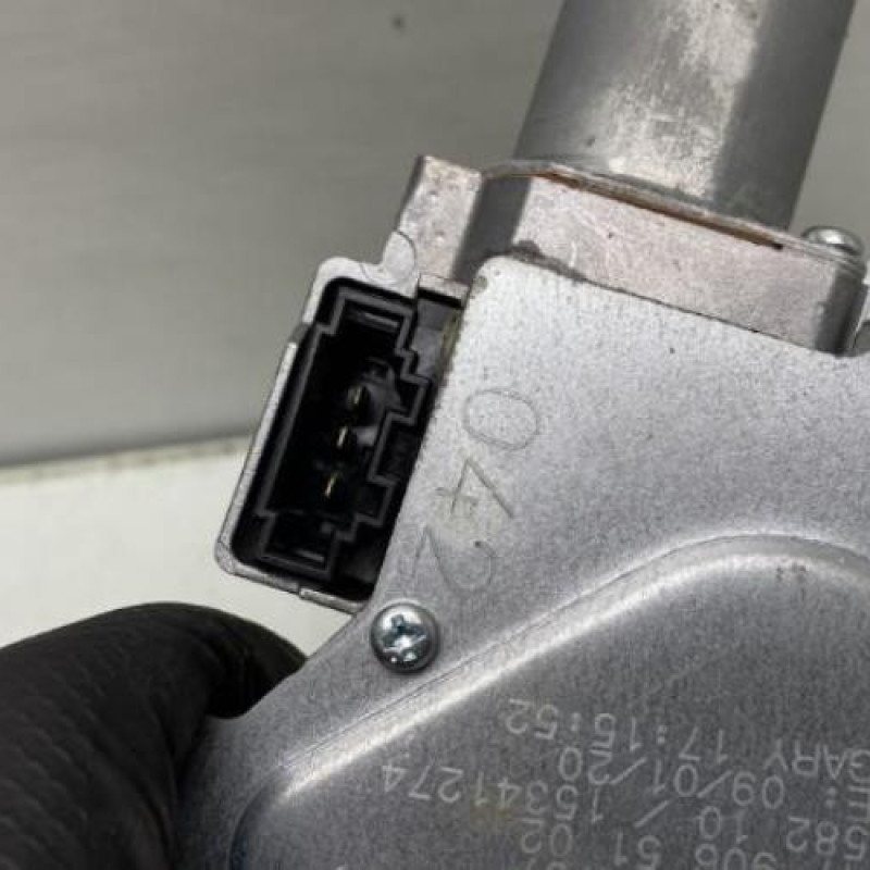 Moteur essuie glace arriere MERCEDES CLASSE CLA 118 Photo n°3