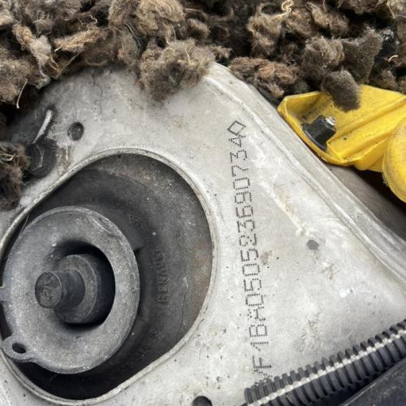 Moteur essuie glace arriere RENAULT MEGANE 1 Photo n°8