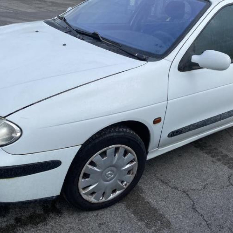 Moteur essuie glace arriere RENAULT MEGANE 1 Photo n°13