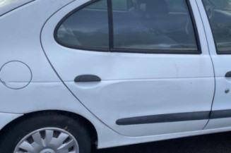 Moteur essuie glace arriere RENAULT MEGANE 1