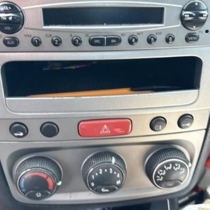 Porte avant droit ALFA ROMEO 147 Photo n°16