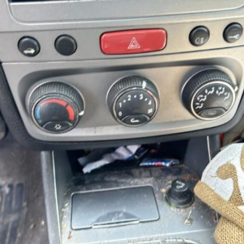 Porte avant droit ALFA ROMEO 147 Photo n°17