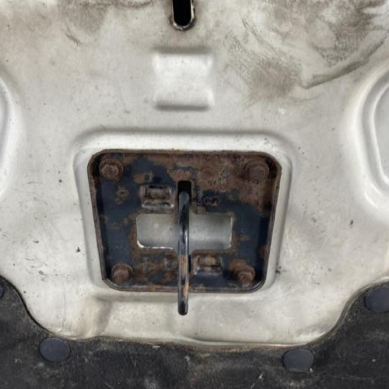 Capot FORD FIESTA 5 Photo n°8
