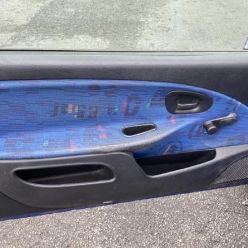 Pretensionneur de ceinture avant droit CITROEN SAXO Photo n°14