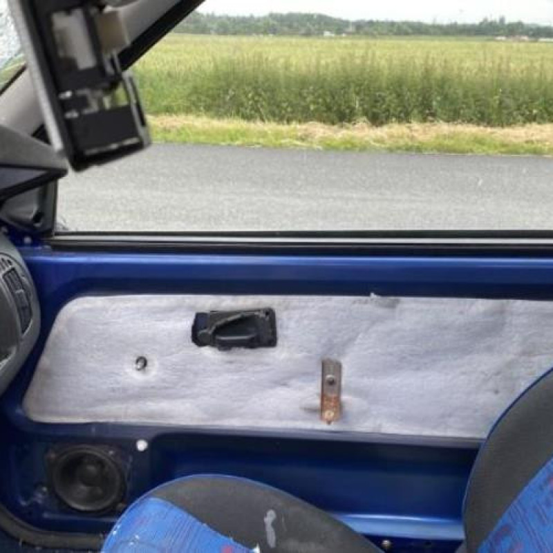 Pretensionneur de ceinture avant droit CITROEN SAXO Photo n°20