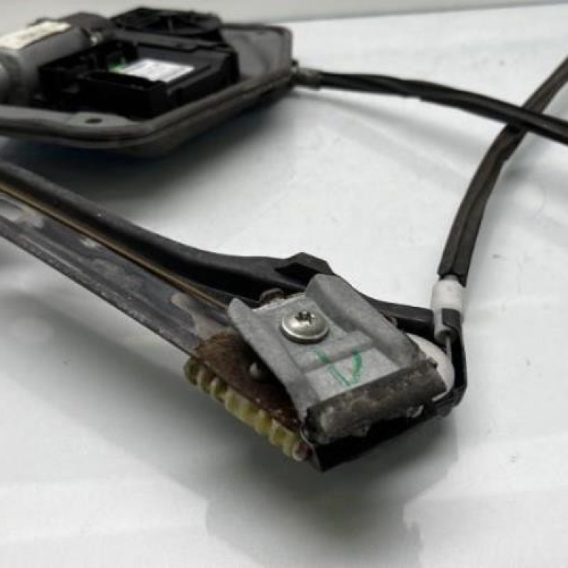 Leve vitre electrique avant droit VOLKSWAGEN GOLF 5 Photo n°8