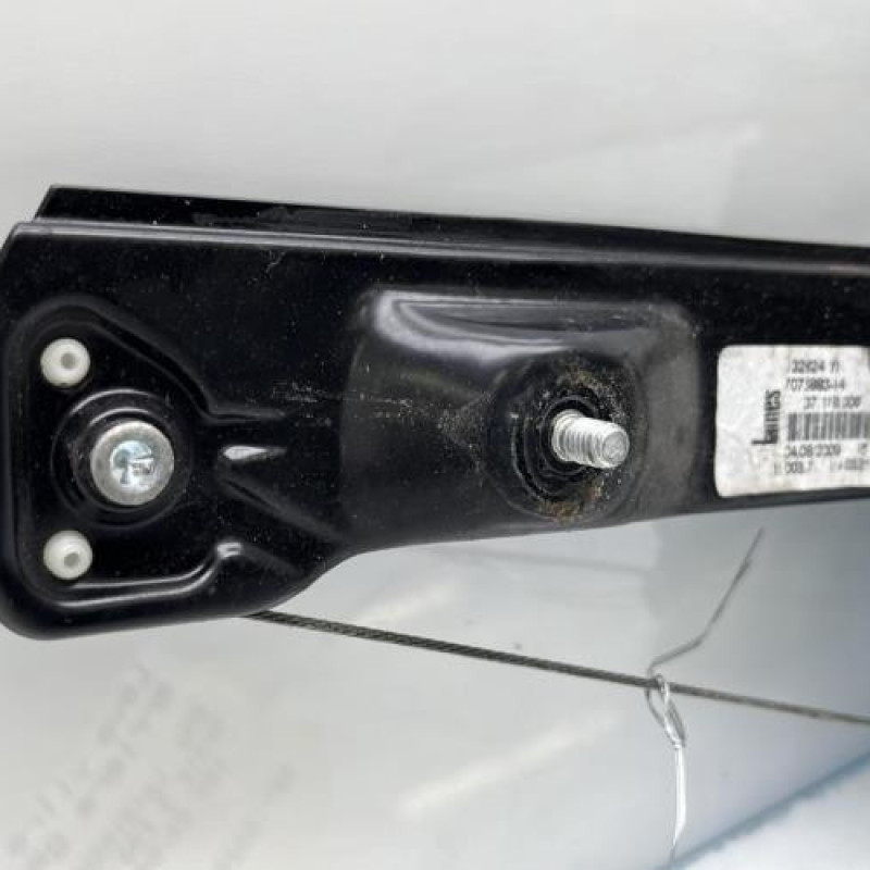Leve vitre electrique arriere gauche BMW SERIE 3 E90 Photo n°2