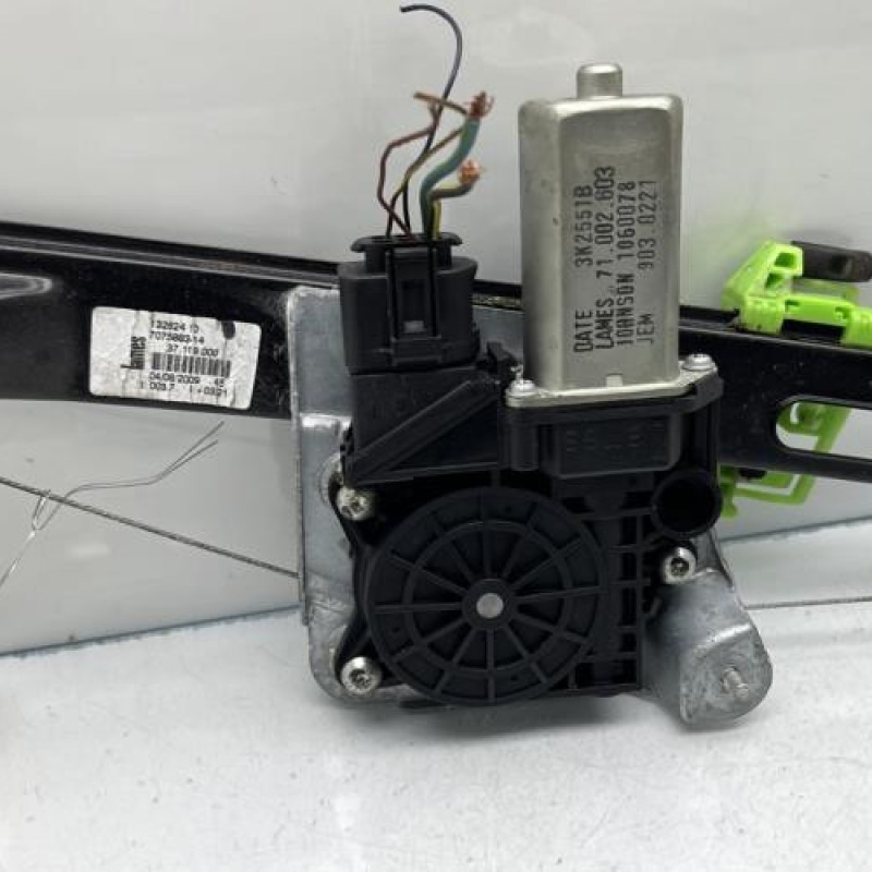 Leve vitre electrique arriere gauche BMW SERIE 3 E90 Photo n°5