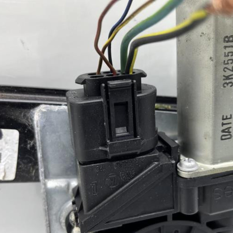 Leve vitre electrique arriere gauche BMW SERIE 3 E90 Photo n°6