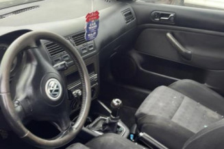 Optique avant principal gauche (feux)(phare) VOLKSWAGEN BORA