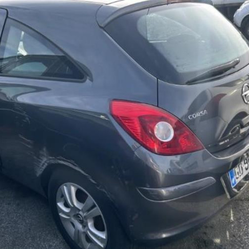 Moteur OPEL CORSA D Photo n°5