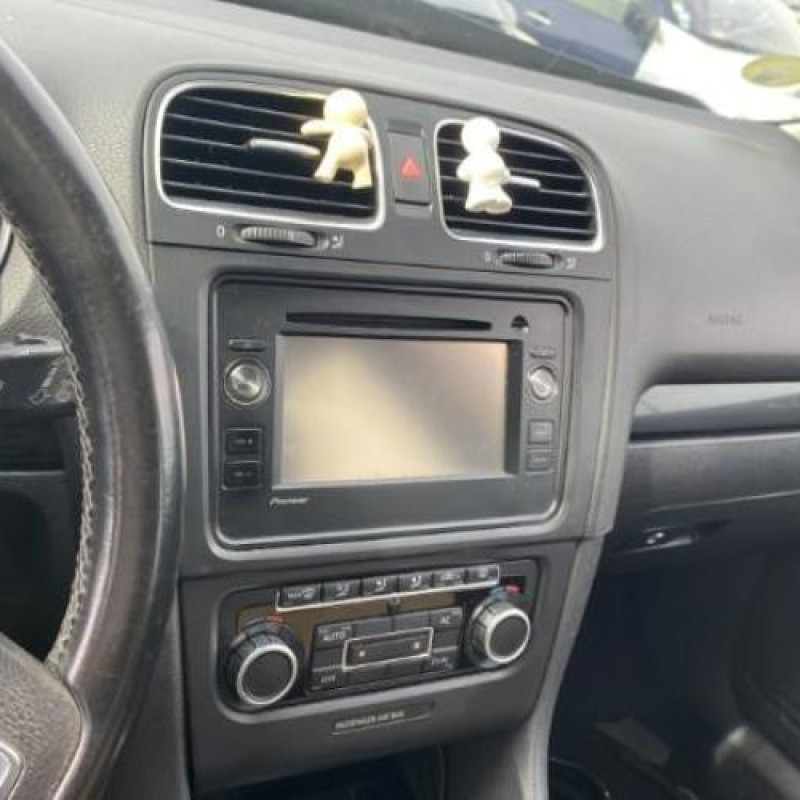 Pretensionneur de ceinture avant droit VOLKSWAGEN GOLF 6 Photo n°20