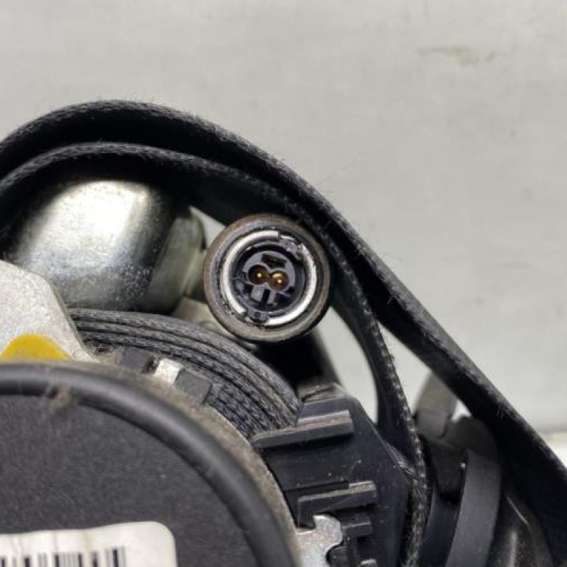 Pretensionneur de ceinture avant gauche VOLKSWAGEN GOLF 6 Photo n°2