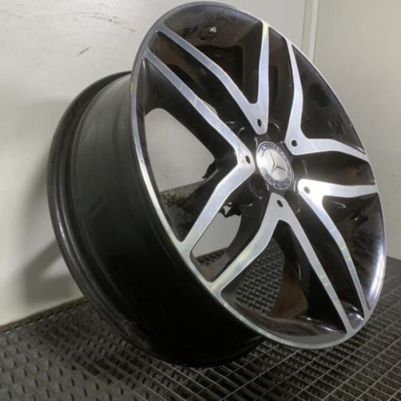 Jante MERCEDES CLASSE GLA 156 Photo n°3