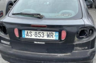 Serrure avant droit RENAULT MEGANE 1