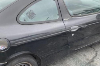 Serrure avant droit RENAULT MEGANE 1