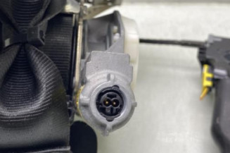 Pretensionneur de ceinture avant droit PEUGEOT 5008 1