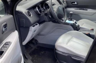 Pretensionneur de ceinture avant droit PEUGEOT 5008 1