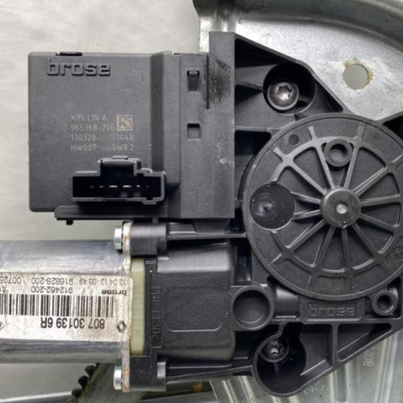 Leve vitre electrique avant droit RENAULT MEGANE 3 Photo n°3