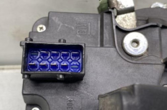 Serrure avant gauche OPEL CORSA C