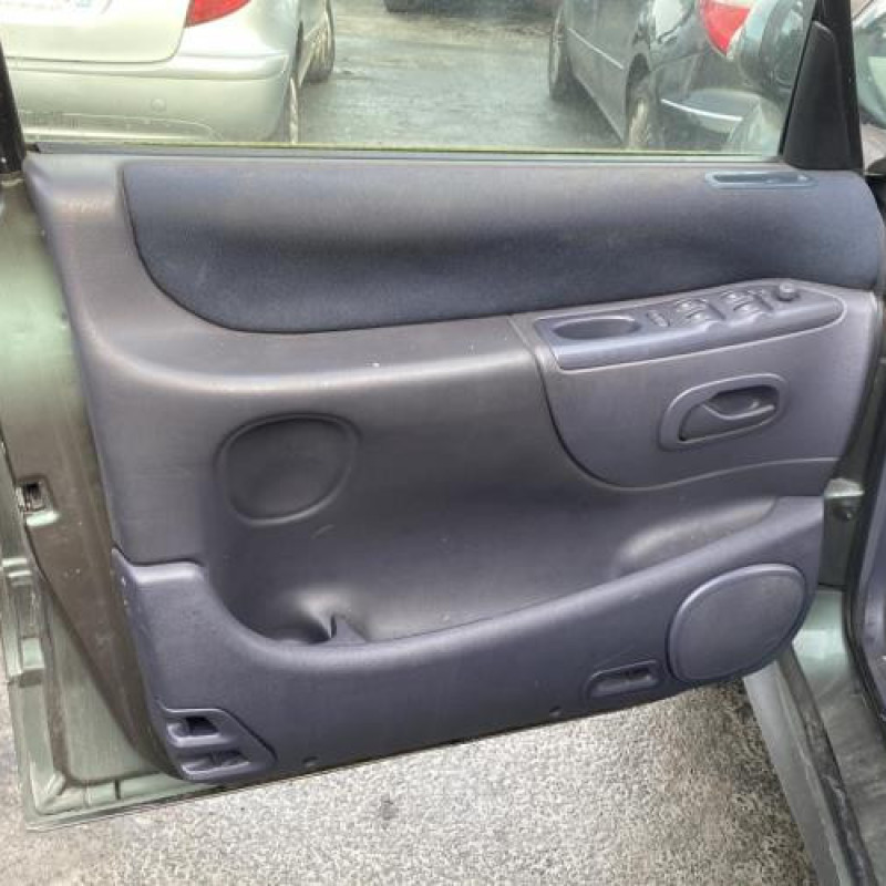 Optique avant secondaire gauche (feux)(clignotant) RENAULT GRAND ESPACE 3 Photo n°16